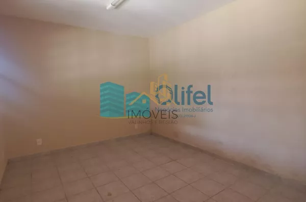 Para você que  busca uma excelente casa, assobradada, ensolarada, com ventilação natural, rua arborizada, condomínio com total segurança, acesso com identificação facial, portaria 24hs, área de lazer em uma cidade como Louveira, com estrutura, porém, mant - Foto 22