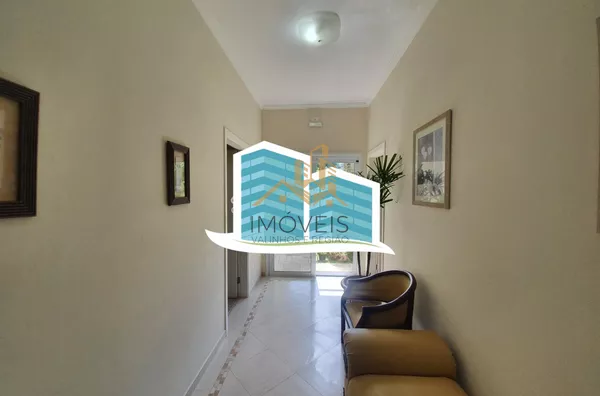 Excelente casa, com ótima metragem em um dos condomínios conhecidos pela sua imensa área verde e beleza, excelente localização na cidade de Vinhedo. A casa foi construída em um terreno praticamente plano, opção ideal para quem busca acessibilidade. A casa - Foto 27