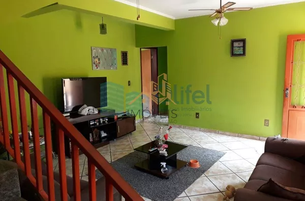 Excelente sobrado em bairro residencial na cidade de Louveira,  com 4 dormitórios, sendo 1 suíte com hidromassagem, banheiro social, sala, cozinha /copa e escritório. Edícula com 1 quarto, banheiro, cozinha e lavanderia.  Confira!!! - Foto 5
