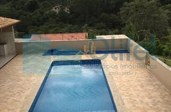 Linda chácara na cidade de Louveira com 3 suítes, ampla sala para2 ambientes, piscina, área gourmet com churrasqueira, forno de pizza, vestiário masculino e feminino com banheiros, pomar, quiosque, cocheira, vaga de garagem para até 10 carros. Excelente l - Foto 2