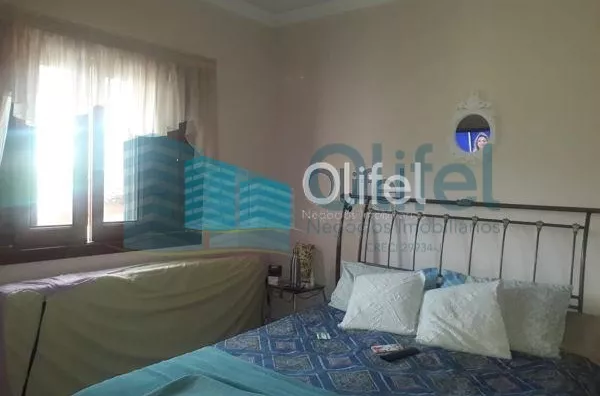 Excelente sobrado na cidade de  Louveira, com 4 dormitórios, sendo 1 suíte master com closet, banheiro social, quartos avarandados, lavabo, ampla sala de estar, jantar e mezanino, escritório, cozinha, copa, lavanderia, despensa, área gourmet com churrasqu - Foto 46