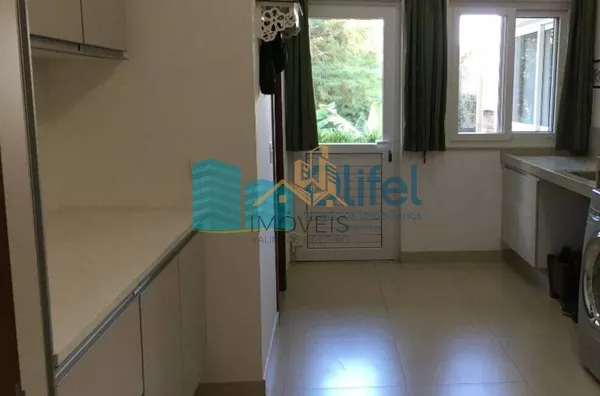 Imagine morar em uma casa, estilo " casa de campo", espaçosa, ambientes  amplos , arejados,  aconchegante, rodeada de natureza, ambientes integrados e com muita qualidade de vida.   Chácara com  2.502m2 de terreno plano, impecável, acabamento de ótima qua - Foto 13