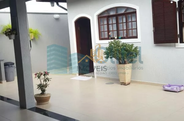 Ótima casa em bairro tranquilo na cidade de Louveira com 3 dormitórios sendo 1 suíte, sala 2 ambientes, cozinha americana com armários, edícula com churrasqueira gourmet e banheiro, quintal e garagem para 4 carros. - Foto 11