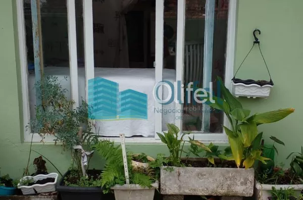 Excelente casa de esquina para comércio ou residência localizada na cidade de Jundiai em um bairro misto, próximo ao centro da cidade.  Imóvel conta com 2 dormitórios, sala, ampla cozinha com armários, lavanderia, banheiro. na parte superior um espaço cob - Foto 5