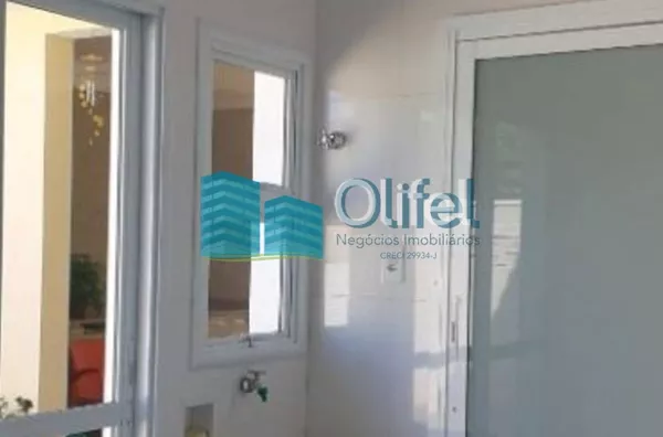 Excelente casa térrea em condomínio fechado com portaria 24hs, segurança com ronda e área de lazer, além de muito verde em suas ruas. Boa localização dentro do condomínio  com  frente para 2 ruas. Casa toda climatizada , sendo 3 suítes, todas com ar condi - Foto 6