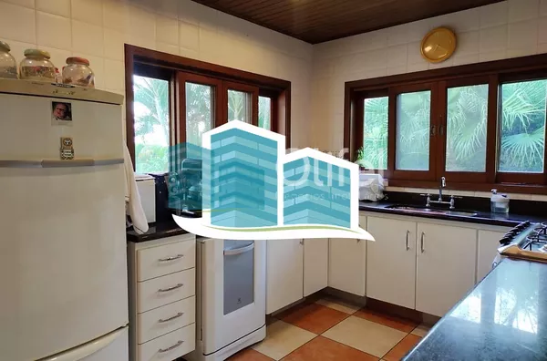 Linda casa no Condomínio Vale do Santa Fé, na cidade de Vinhedo, com excelente terreno, 2520m², 450m2 de construção, com muito verde, vista espetacular das varandas e dos quartos. Muito arejada e aconchegante, com 4 confortáveis suítes, 1 closet, amplo li - Foto 10