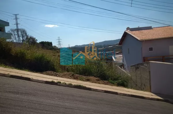 Excelente lote em área mista, próximo ao centro da cidade de Louveira com 251,20m². Uso residencial ou comercial.  Imóvel apto para contratação de financiamento.   Agende sua vista - Foto 2