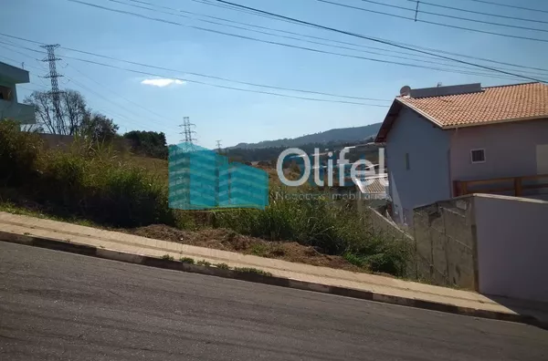 Excelente lote em área mista, próximo ao centro da cidade de Louveira com 251,20m². Uso residencial ou comercial.  Imóvel apto para contratação de financiamento.   Agende sua vista - Foto 2