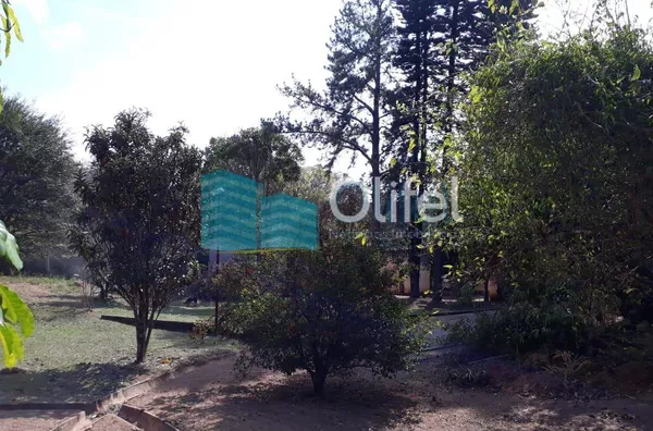 Chácara com 1696m² no bairro Monterrey, na cidade de Louveira,  sendo 137,00m de área construída. As casas são antigas, porém com boa estrutura e fundação. Piscina, pomar, poço caipira.  A chácara possui escritura do terreno, não permitindo dessa forma, f - Foto 6