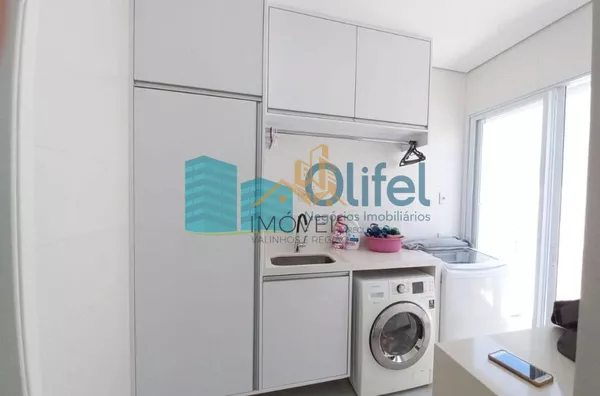 Lindo sobrado com excelente acabamento no  condomínio  Santa Isabel na cidade de Louveira com bastante verde, ideal para quem busca tranquilidade para a família e os amigos.  A casa conta com 3 suítes, sala ampla com pé direito duplo, cozinha rica em armá - Foto 3
