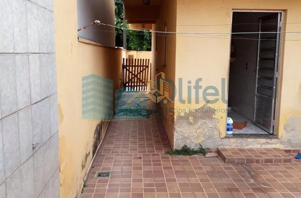 Excelente sobrado em bairro residencial na cidade de Louveira,  com 4 dormitórios, sendo 1 suíte com hidromassagem, banheiro social, sala, cozinha /copa e escritório. Edícula com 1 quarto, banheiro, cozinha e lavanderia.  Confira!!! - Foto 24
