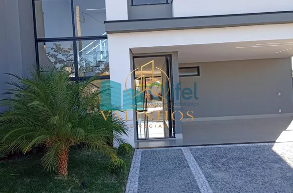 Excelente sobrado, novo, dentro de um dos mais conceituados condomínios da cidade de Campinas. Feita no conceito contemporâneo, aberto e com excelente iluminação natural e privacidade! São 3 suítes, sendo 1 suíte master, e 1 escritório que pode ser revert