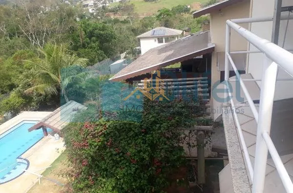 Excelente sobrado na cidade de  Louveira, com 4 dormitórios, sendo 1 suíte master com closet, banheiro social, quartos avarandados, lavabo, ampla sala de estar, jantar e mezanino, escritório, cozinha, copa, lavanderia, despensa, área gourmet com churrasqu - Foto 19