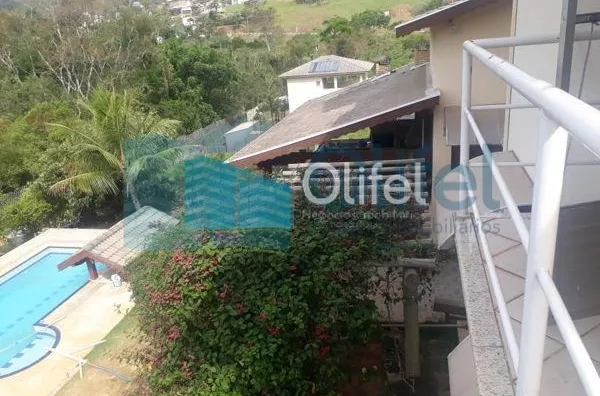 Excelente sobrado na cidade de  Louveira, com 4 dormitórios, sendo 1 suíte master com closet, banheiro social, quartos avarandados, lavabo, ampla sala de estar, jantar e mezanino, escritório, cozinha, copa, lavanderia, despensa, área gourmet com churrasqu - Foto 19