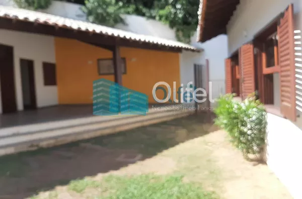 Maravilhosa casa no condomínio Marambaia na cidade de Vinhedo,  com 4 grandes suítes ensolaradas com hidro, suíte master com lareira e closet, 6 amplas salas com pé direito duplo em Ipê e Mezanino, 2 lindas lareiras, 2 cozinhas planejadas, escritório plan - Foto 18