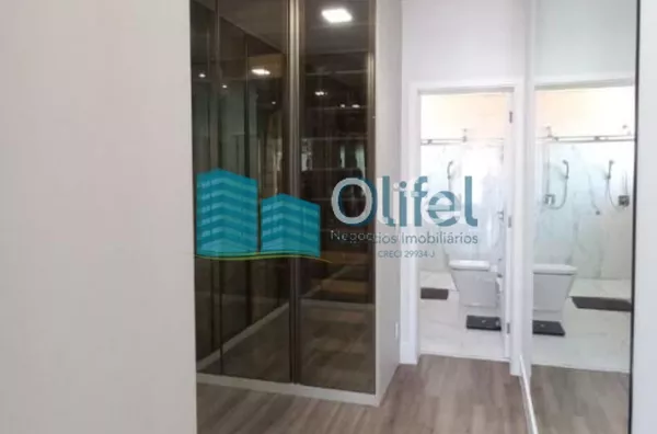 Lindo sobrado com excelente acabamento no  condomínio  Santa Isabel na cidade de Louveira com bastante verde, ideal para quem busca tranquilidade para a família e os amigos.  A casa conta com 3 suítes, sala ampla com pé direito duplo, cozinha rica em armá - Foto 4