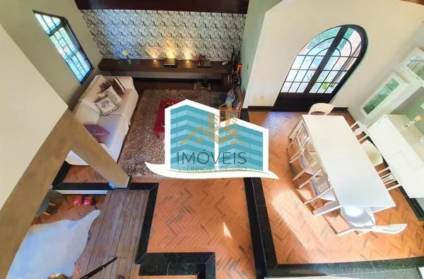 Maravilhosa casa a venda em condomínio na cidade de valinhos. com detalhes rústicos e da arquitetura inglesa. Aquela casa com cara de casa, a arquitetura diferenciada parece nos abraçar entre seus grandes vãos, vigas de madeira e concreto, arcos e piso ce - Foto 44