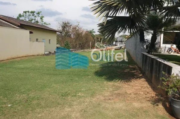 Terreno dentro de condomínio fechado, próximo ao centro da cidade, com topografia privilegiada, projeto  aprovado junto ao condomínio e prefeitura para constução de casa com 206 m² de área útil. Condomínio com Piscina, Churrasqueiras, Quadras de Tênis, Qu - Foto 5