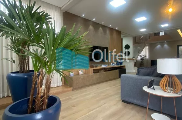 Lindo sobrado moderno, com acabamento fino, em condomínio fechado na cidade de Louveira,  com 3 amplas suítes, sendo a master com closet , ducha dupla,  banheira de imersão e varanda. Amplas  salas de estar, janter e TV, escritório,  terraço coberto, espa - Foto 2