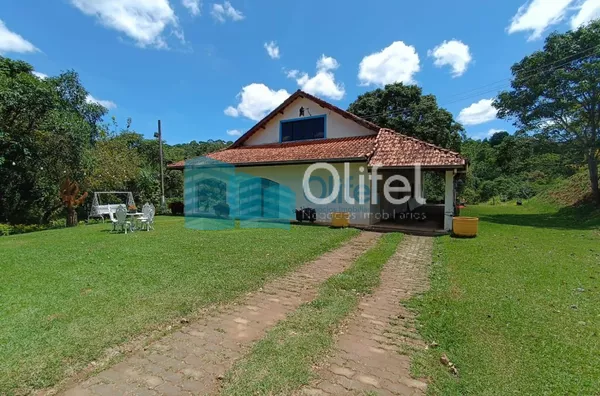 Excelente Chácara com 4 dormitórios à venda, 20.000 m² por R$ 2.350.000 - Monterrey - Louveira/SP  Se você procura para sua família um lugar cercado de muito verde, asfaltado, próximo a rodovia otima localização. Este lugar é um paraíso, para você desfrut - Foto 1