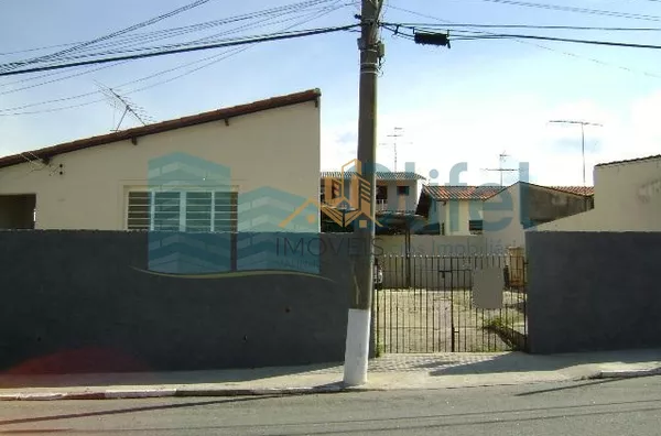 Linda casa que se encontra na cidade de vinhedo, venha conhecer e se encantar com a qualidade de vida!!!! - Foto 2