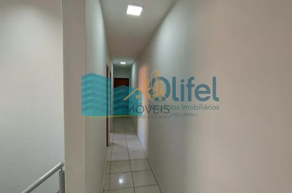 Casa assobradada com 03 dormitórios, sala de estar e jantar, cozinha ampla com armários planejados, 02 banheiros, garagem coberta para 02 veículos, lavanderia, quintal, canil,bairro aberto,  acesso rápido para a Rod. Anhanguera, apto para contratação de f - Foto 34