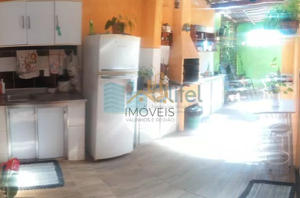Excelente sobrado em bairro residencial próximo ao centro na cidade de Louveira, com 3 suítes com planejados, avarandada, 2 amplas salas, cozinha planejada, área gourmet com churrasqueira, quintal, 2 vagas de garagem.  Agende a sua visita. - Foto 20