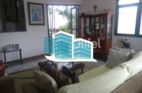 Casa térrea  em condomínio na cidade de Valinhos, contendo apenas escada para  acesso à casa. Localizada  região do Paiquerê, próximo ao Colégio Porto Seguro, Shopping Valinhos. Imóvel  com 3 dormitórios, sendo 1 suíte, todos com armários e ar condicionad - Foto 2