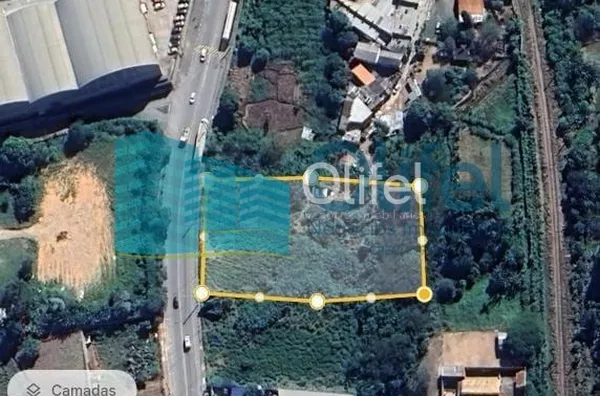 Excelente lote  na região central da cidade de Louveira  com 4.200 metros, podendo ser edificado em uma área de 800 metros. O restante pode ser utilizado com pátio.Uso de solo aprovado pela Prefeitura de Louveira. Consulte-nos sobre o seu CNAIPara maio