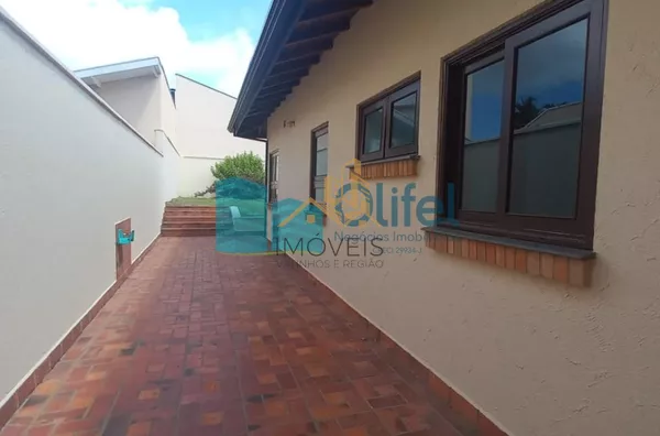 Para você que  busca uma excelente casa, assobradada, ensolarada, com ventilação natural, rua arborizada, condomínio com total segurança, acesso com identificação facial, portaria 24hs, área de lazer em uma cidade como Louveira, com estrutura, porém, mant - Foto 27