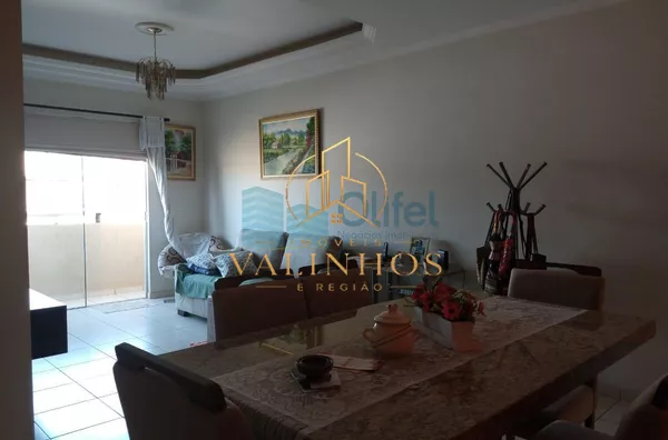 Excelente apartamento no centro da cidade de Louveira,  com 2 dormitórios, sendo 1 suíte com armário, sacada, banheiro social, ampla sala com 2 ambientes, cozinha planejada, lavanderia, vaga de garagem coberta, elevador, piscina e salão de festas.  Próxim