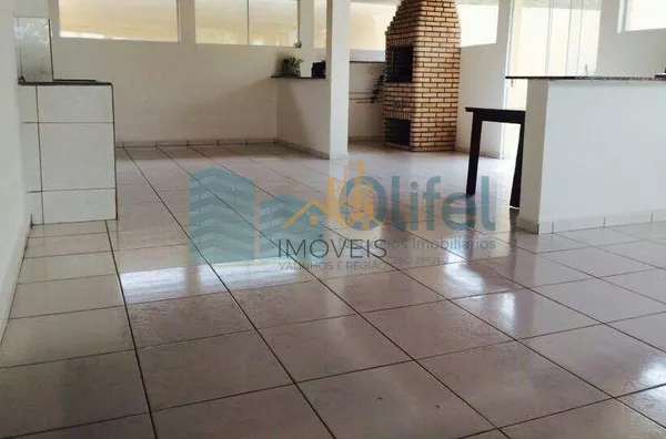 Excelente casa térrea em condomínio fechado na cidade de Louveira com 3 suítes, sala de estar, jantar e TV, cozinha ampla e planejada, banheiro social, linda área gourmet com churrasqueira com fechamento em vidro, piscina e vagas de garagem.  Imóvel rico - Foto 9