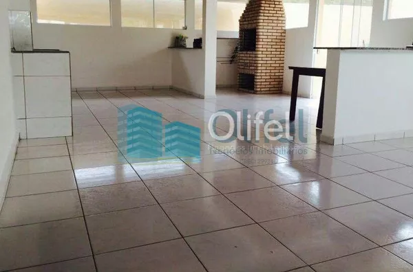 Excelente casa térrea em condomínio fechado na cidade de Louveira com 3 suítes, sala de estar, jantar e TV, cozinha ampla e planejada, banheiro social, linda área gourmet com churrasqueira com fechamento em vidro, piscina e vagas de garagem.  Imóvel rico - Foto 9