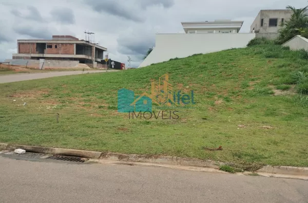 Lindo lote em aclive com 800,00m² em condomínio de alto padrão na cidade de Itupeva.  Local arborizado com portarias treinadas para oferecer segurança e conforto a todos os moradores e visitantes. Próximo ao Outlet de Itupeva e com fácil acesso a Rodovia - Foto 2