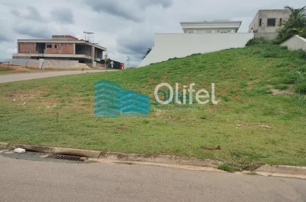 Lindo lote em aclive com 800,00m² em condomínio de alto padrão na cidade de Itupeva.  Local arborizado com portarias treinadas para oferecer segurança e conforto a todos os moradores e visitantes. Próximo ao Outlet de Itupeva e com fácil acesso a Rodovia - Foto 2