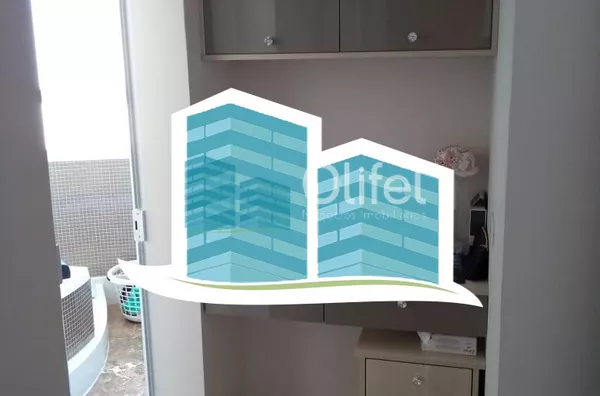 Excelente sobrado, com fino acabamento, pé direito alto,  em condomínio na cidade de Louveira. São 3 suítes, sendo a master com hidromassagem e closet, lavabo, ampla sala, integrada com a cozinha com planejados, lavanderia, piscina e 4 vagas de garagem, s