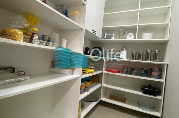 Lindo sobrado moderno, com acabamento fino, em condomínio fechado na cidade de Louveira,  com 3 amplas suítes, sendo a master com closet , ducha dupla,  banheira de imersão e varanda. Amplas  salas de estar, janter e TV, escritório,  terraço coberto, espa - Foto 42