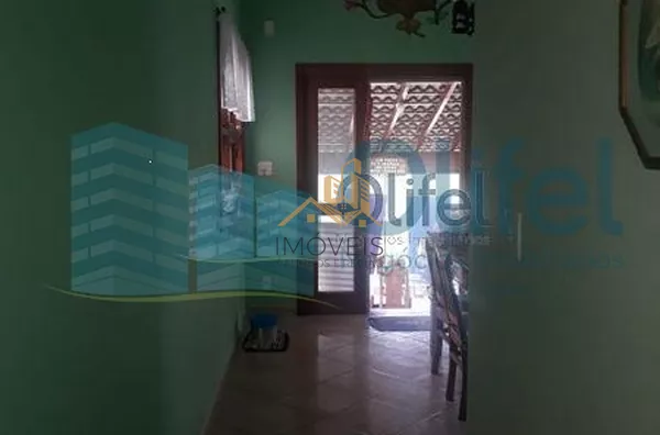 Excelente sobrado na cidade de  Louveira, com 4 dormitórios, sendo 1 suíte master com closet, banheiro social, quartos avarandados, lavabo, ampla sala de estar, jantar e mezanino, escritório, cozinha, copa, lavanderia, despensa, área gourmet com churrasqu - Foto 26