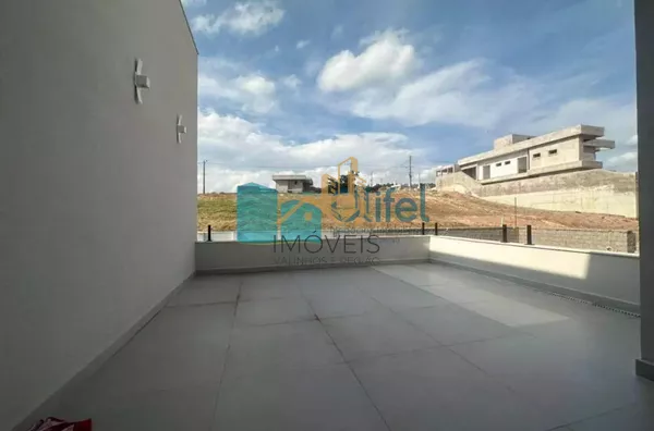 Linda casa no  condomínio  Santa Isabel na cidade de Louveira para quem procura espaço, modernismo, sofisticação, sossego e excelente iluminação. O imóvel dispõe de 525m² de terreno e 414m² de construção. O piso inferior oferece sala ampla  para 2 ambient - Foto 17