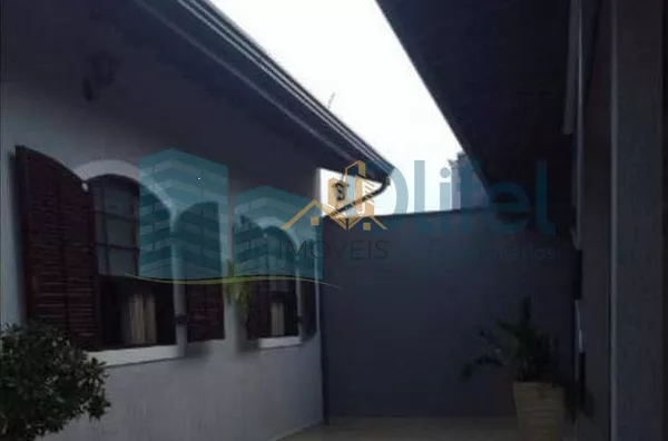 Ótima casa em bairro tranquilo na cidade de Louveira com 3 dormitórios sendo 1 suíte, sala 2 ambientes, cozinha americana com armários, edícula com churrasqueira gourmet e banheiro, quintal e garagem para 4 carros. - Foto 14