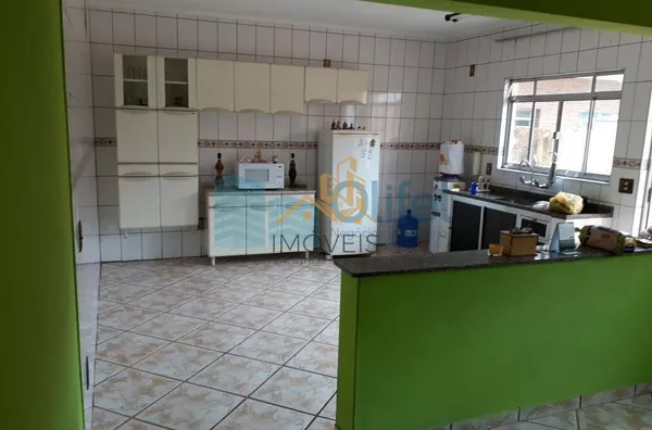 Excelente sobrado em bairro residencial na cidade de Louveira,  com 4 dormitórios, sendo 1 suíte com hidromassagem, banheiro social, sala, cozinha /copa e escritório. Edícula com 1 quarto, banheiro, cozinha e lavanderia.  Confira!!! - Foto 7