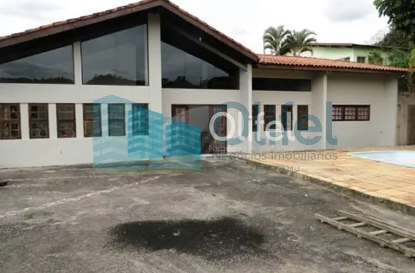 Linda casa em condomínio fechado na cidade de  Vinhedo, 698 m² área construída, 1450,00 m² de terreno, 5 dormitórios sendo 2 suítes, living 4 ambientes, 4 banheiros, 6 vagas de garagem cobertas, piscina, local com muito verde e tranquilidade.  Venha morar - Foto 11