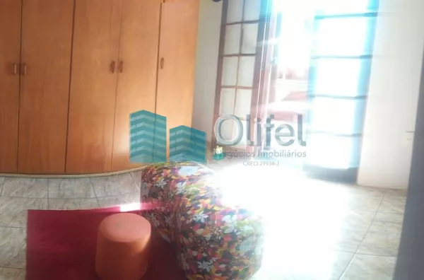 Excelente sobrado em bairro residencial próximo ao centro na cidade de Louveira, com 3 suítes com planejados, avarandada, 2 amplas salas, cozinha planejada, área gourmet com churrasqueira, quintal, 2 vagas de garagem.  Agende a sua visita. - Foto 11