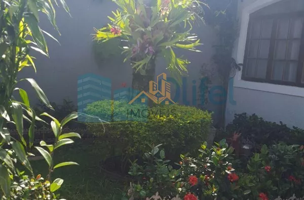 Ótima casa em bairro tranquilo na cidade de Louveira com 3 dormitórios sendo 1 suíte, sala 2 ambientes, cozinha americana com armários, edícula com churrasqueira gourmet e banheiro, quintal e garagem para 4 carros. - Foto 22