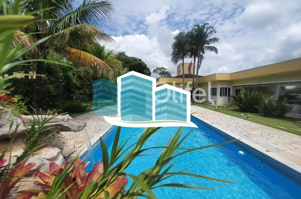 Excelente casa, com ótima metragem em um dos condomínios conhecidos pela sua imensa área verde e beleza, excelente localização na cidade de Vinhedo. A casa foi construída em um terreno praticamente plano, opção ideal para quem busca acessibilidade. A casa - Foto 3