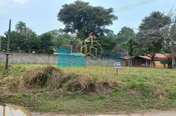 Lindo lote plano no bairro Santo Antônio na cidade de Louveira com 412,00 0m². Local perfeito para quem busca tranquilidade e qualidade de vida, com a facilidade da proximidade aos comércios e vias de acesso as principais cidades da região e grandes centr