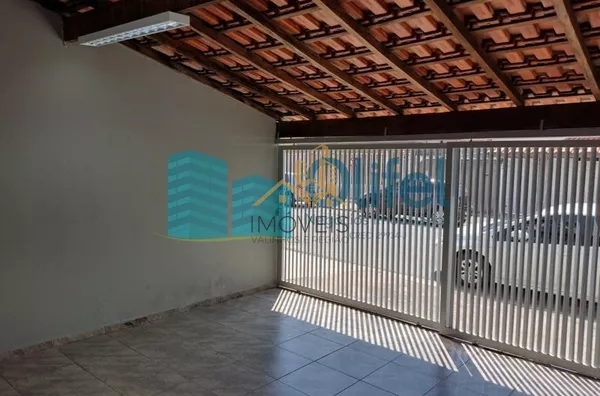 Casa assobradada com 03 dormitórios, sala de estar e jantar, cozinha ampla com armários planejados, 02 banheiros, garagem coberta para 02 veículos, lavanderia, quintal, canil,bairro aberto,  acesso rápido para a Rod. Anhanguera, apto para contratação de f - Foto 8