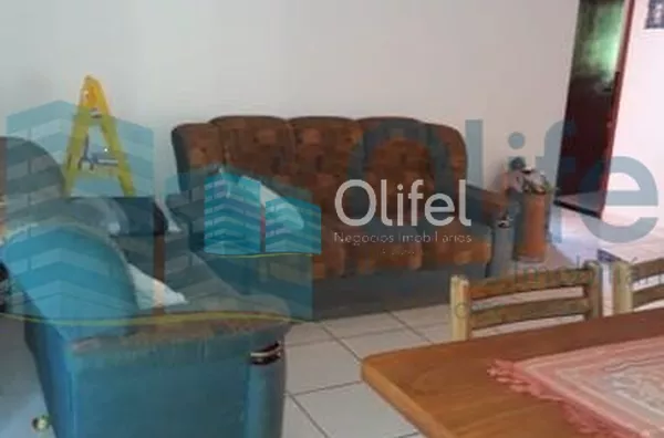 Linda chácara á venda na cidade de  Louveira, sendo três dormitórios, sendo 1 suíte, 1 banheiro social, cozinha, despensa, lavanderia, sala de estar e jantar,  sala de televisão e escritório. Na parte debaixo possui um porão totalmente habitável com 1 qua - Foto 4