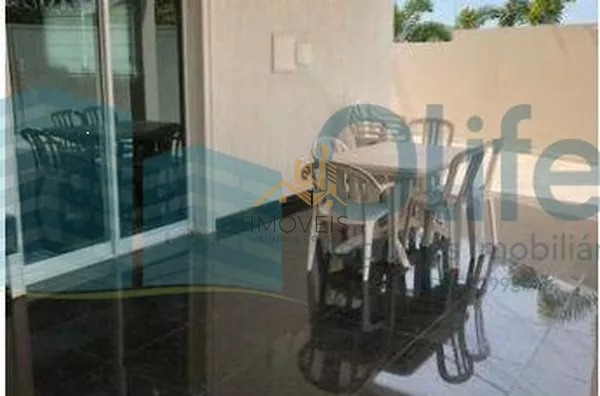 Sobrado em condomínio na cidade de Louveira,  com 3 dormitórios, 2 suítes, sendo 1 master com closet, escritório, sala 3 ambientes, home theater, ampla cozinha rica em armários, despensa, lavanderia, área gourmet com varanda, piscina aquecida, todo piso e - Foto 4