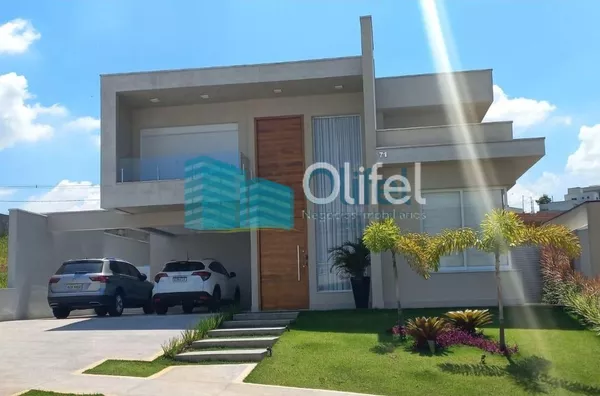 Lindo sobrado com excelente acabamento no  condomínio  Santa Isabel na cidade de Louveira com bastante verde, ideal para quem busca tranquilidade para a família e os amigos.  A casa conta com 3 suítes, sala ampla com pé direito duplo, cozinha rica em armá - Foto 1